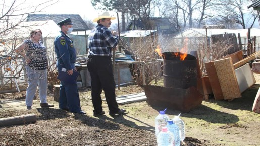 Сжигание мусора на даче: как избежать штрафов от МЧС