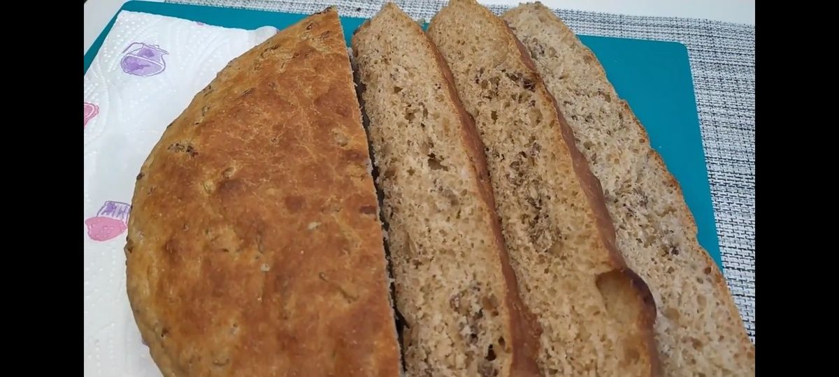 Простой рецепт домашнего хлеба с семенами, доступный каждому