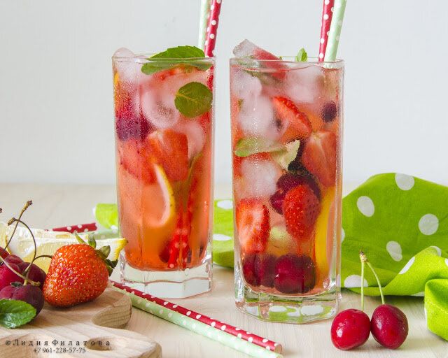 Освежающий фруктовый лимонад на лето