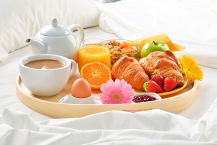 Завтрак в постель: как порадовать любимых с помощью кулинарии