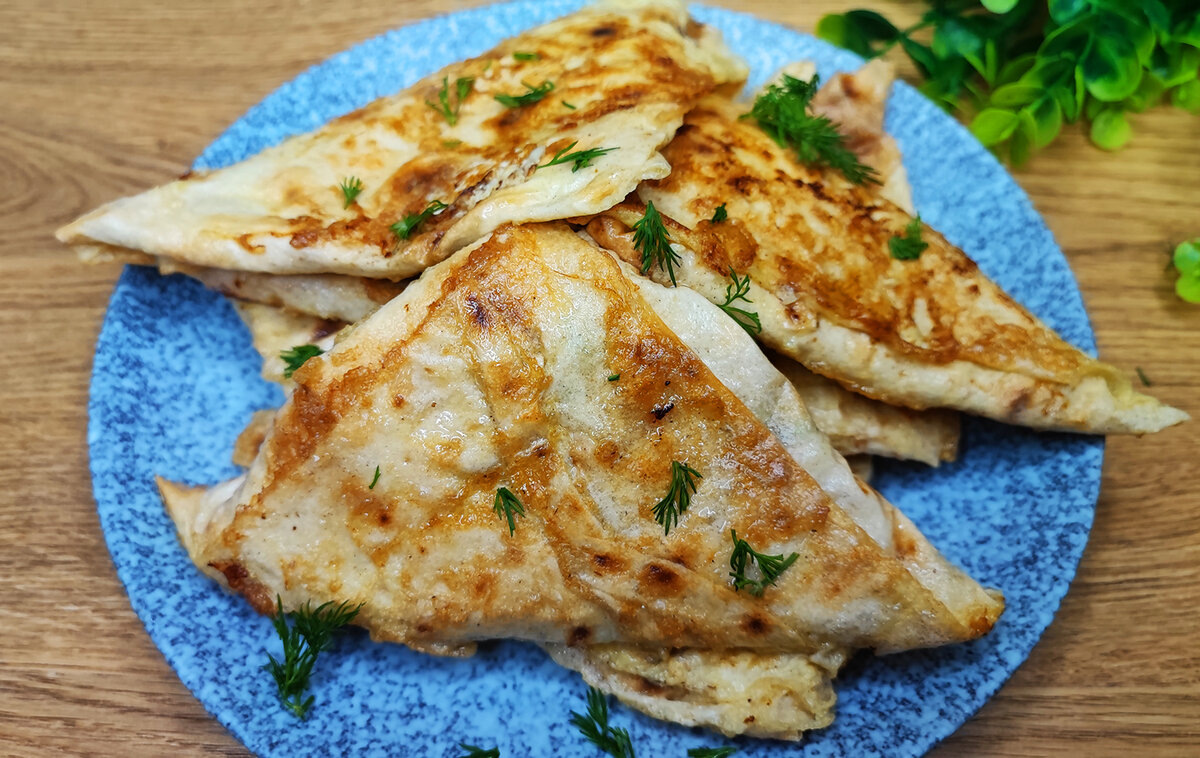 Неожиданные идеи для закуски: рецепт вкуснейших рулетиков из консервов