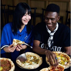 Азиатская пицца от RAMEN LAND: новое звучание любимого блюда