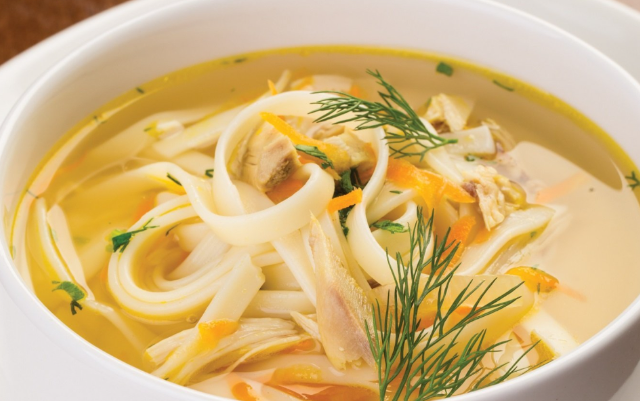 Ностальгия на тарелке: как воссоздать идеальный куриный суп с лапшой
