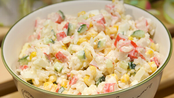 Секреты «Крабового» салата: как сделать его по-новому