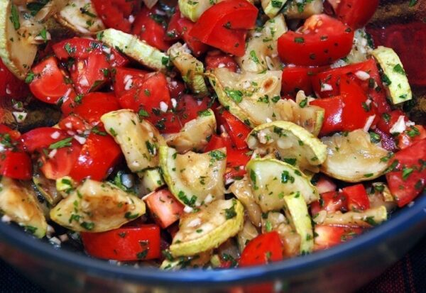 Кабачки цукини с помидорами: простой и вкусный рецепт