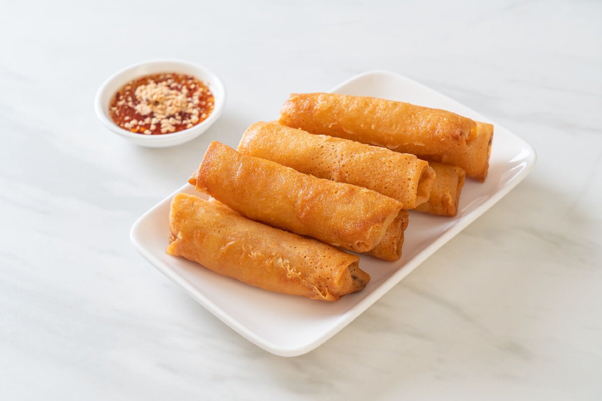 Вкусные спринг-роллы с чесночными креветками: легкий рецепт на любой случай