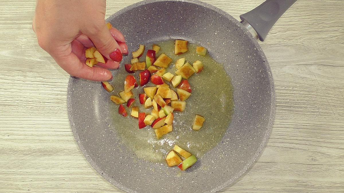 Яблочный десерт на лаваше: быстро и вкусно