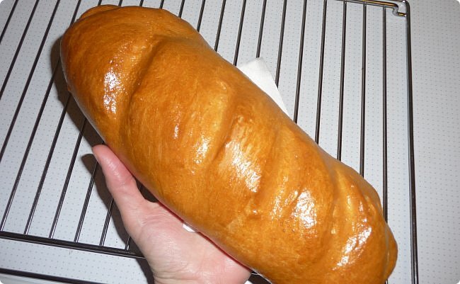 Ароматный молочный батон: простой и вкусный рецепт для каждого