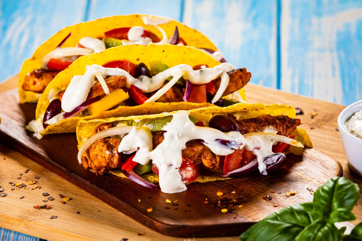 Кесадилья с сыром и салом