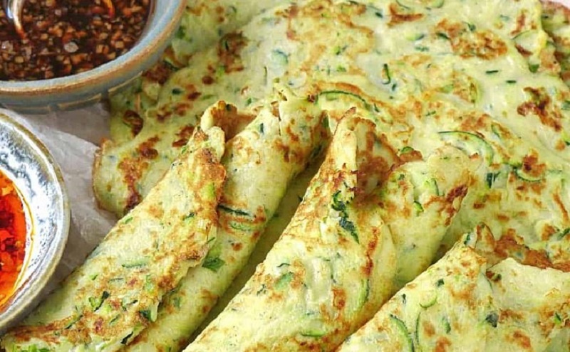 Кабачковые блины с сыром: как превратить простой завтрак в гастрономическую находку