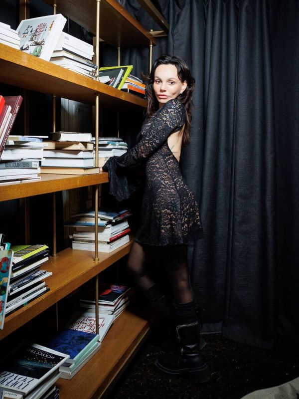 ����������� �������� Cosmo & Demian �������� � ���������� ����� Community