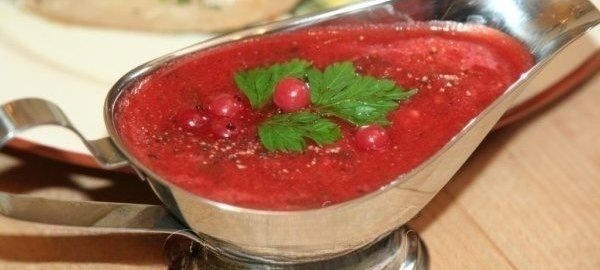 Погрузитесь в мир вкуса: пряный соус из красной смородины с апельсином