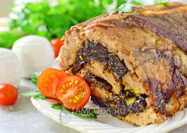 Мясной рулет с черносливом: блюдо, от которого не оторваться