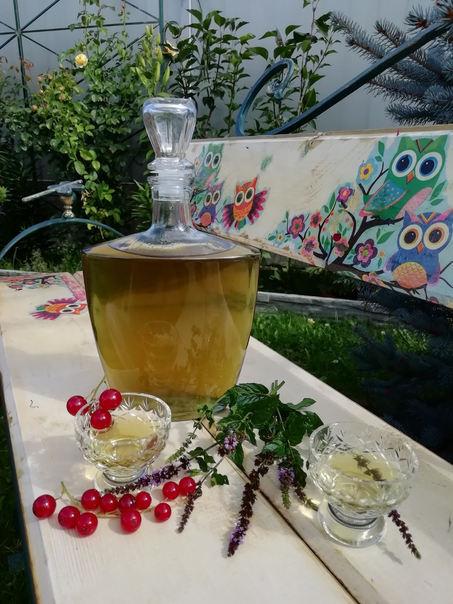 Как приготовить домашний мятный ликер: освежающий вкус лета в бутылке