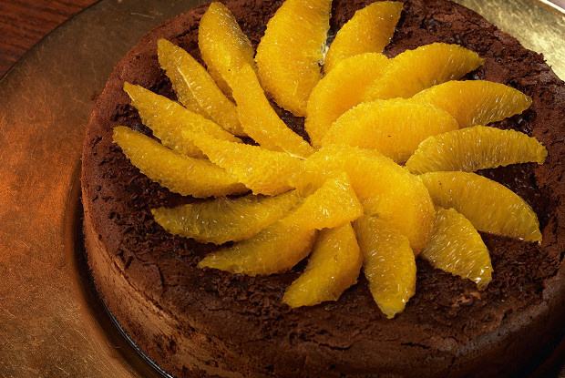 Необычный десерт: трюфельный пирог с засахаренным сельдереем