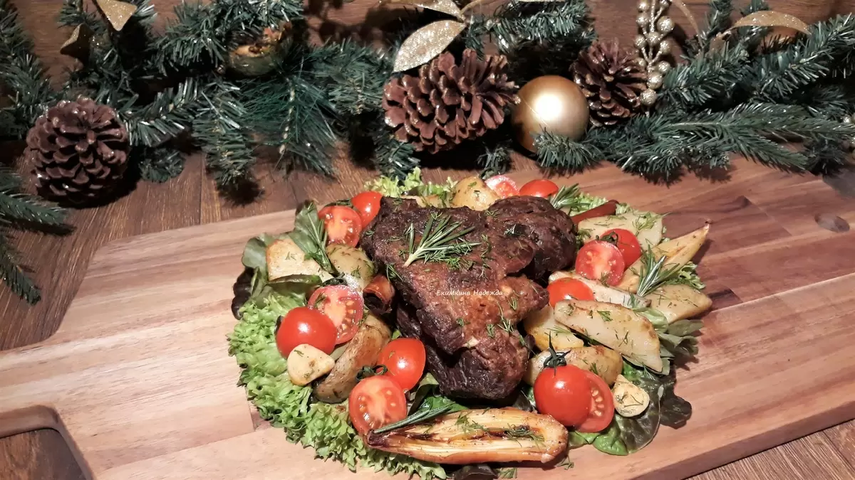 Баранина как символ праздника: нежное мясо под ароматом чеснока