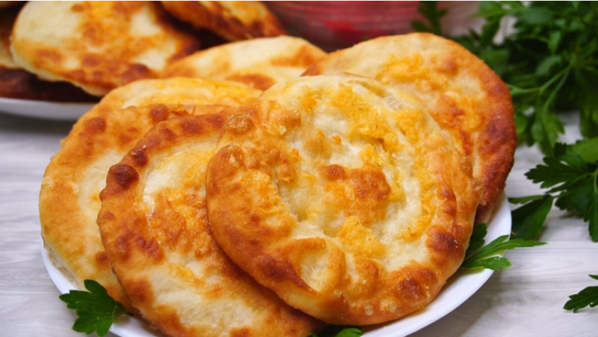 Сырные лепешки на кефире: быстро, вкусно и неотразимо