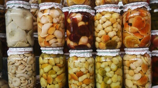 Как избежать ботулизма: советы и статистика в Беларуси