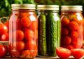 Почему домашние консервы могут вздуваться и как этого избежать