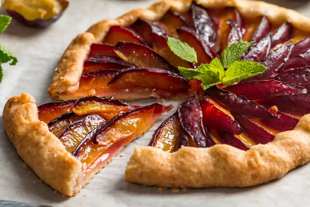 Галета со сливами: идеальная новогодняя закуска