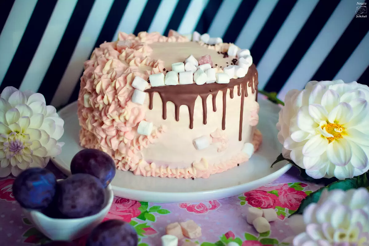 Погружаемся в мир молочного десерта: торт "Молочная девочка"
