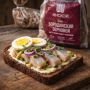 Непревзойдённый вкус: бутерброд с сельдью на ржаном хлебе